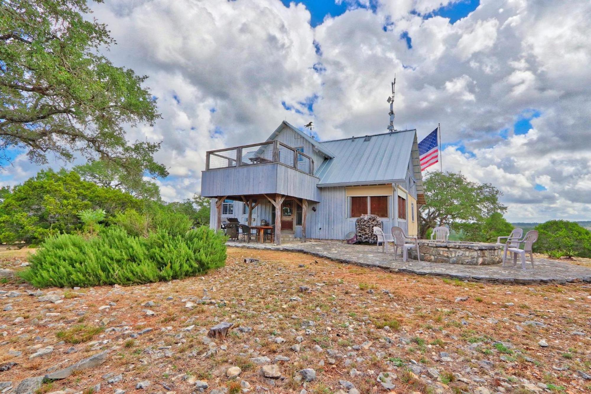 Log Cabin At Old Glory Ranch Wimberley Exterior photo