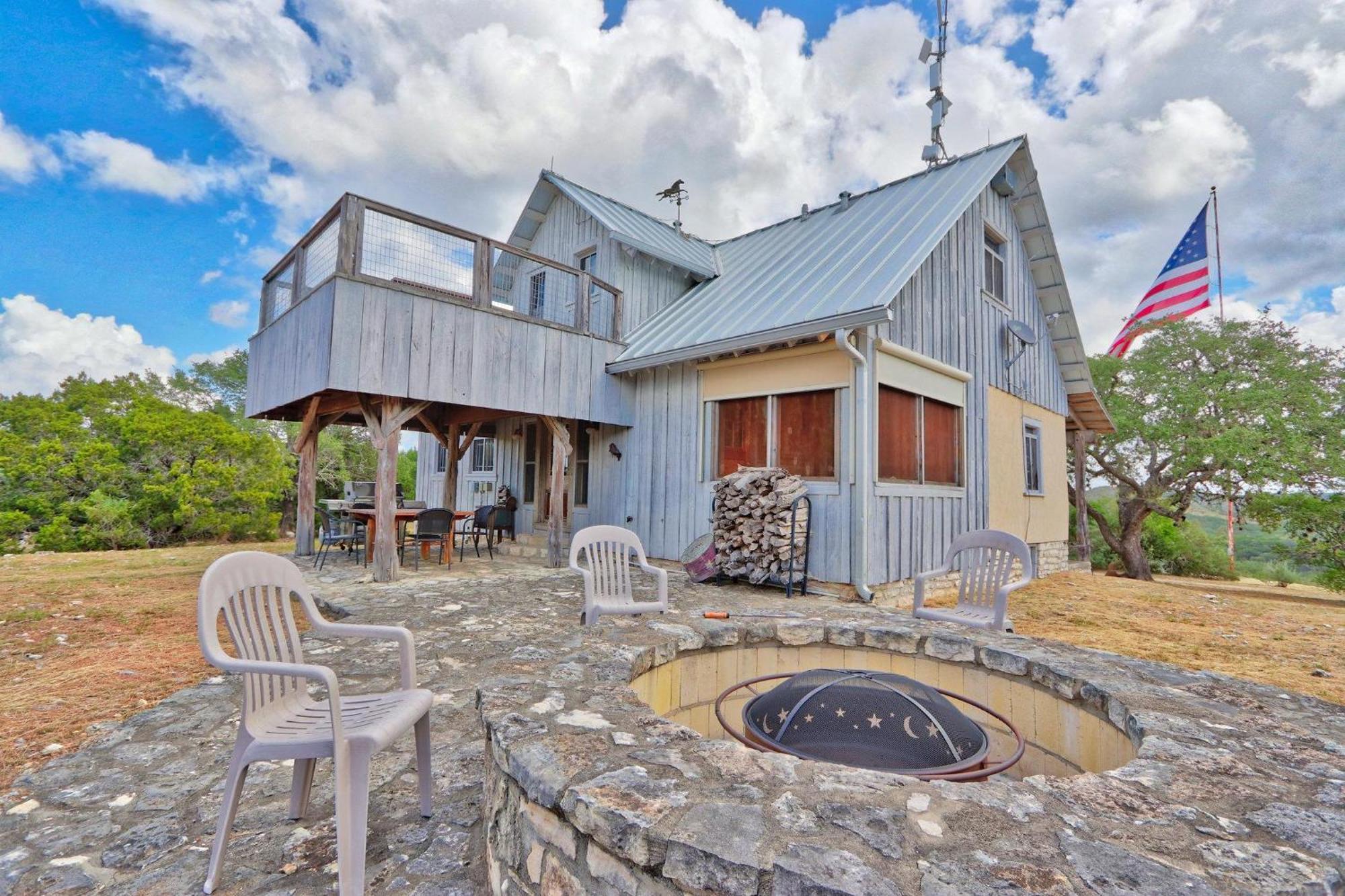 Log Cabin At Old Glory Ranch Wimberley Exterior photo