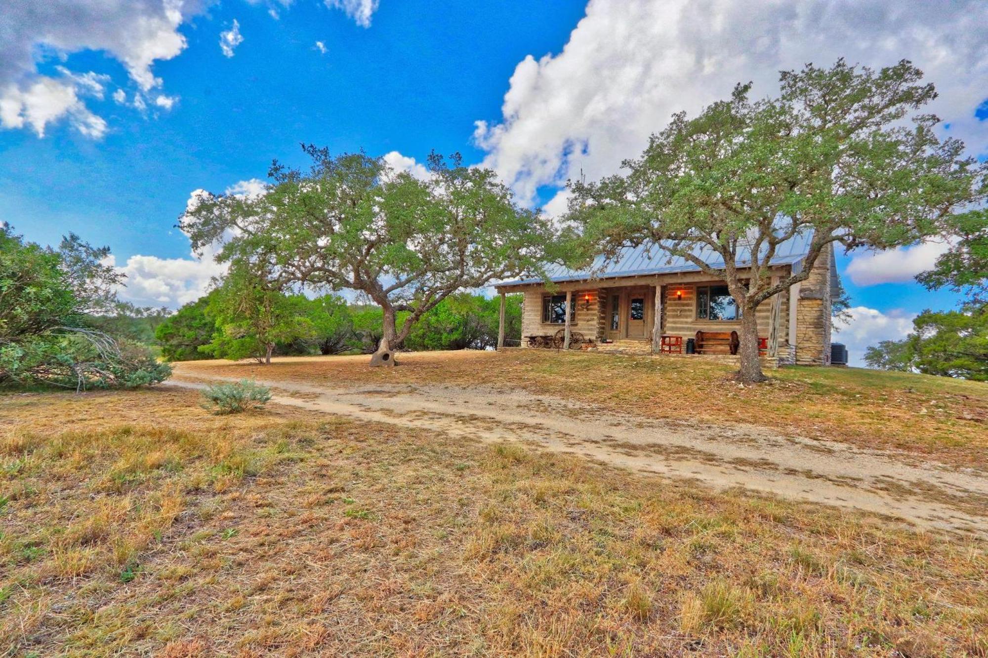 Log Cabin At Old Glory Ranch Wimberley Exterior photo